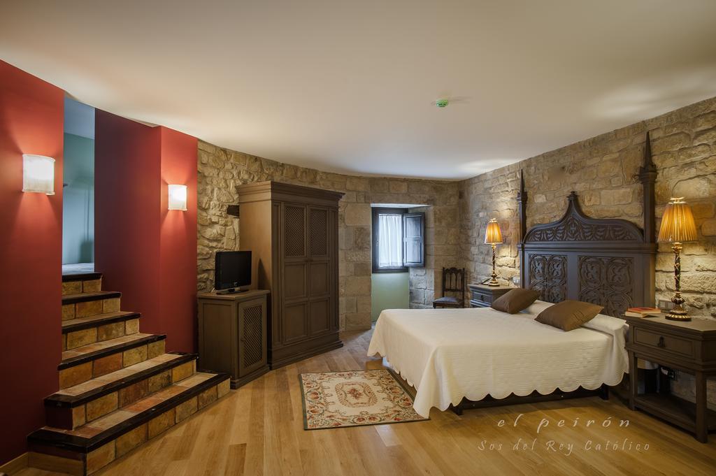 El Peiron Hotel Sos del Rey Católico Kültér fotó
