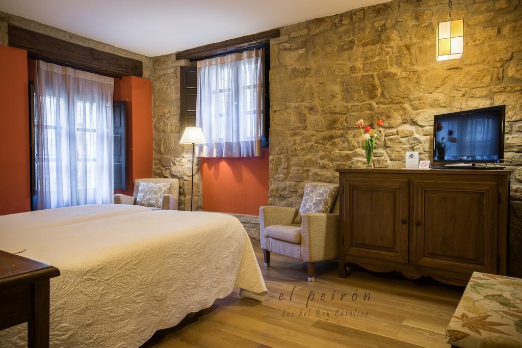El Peiron Hotel Sos del Rey Católico Kültér fotó