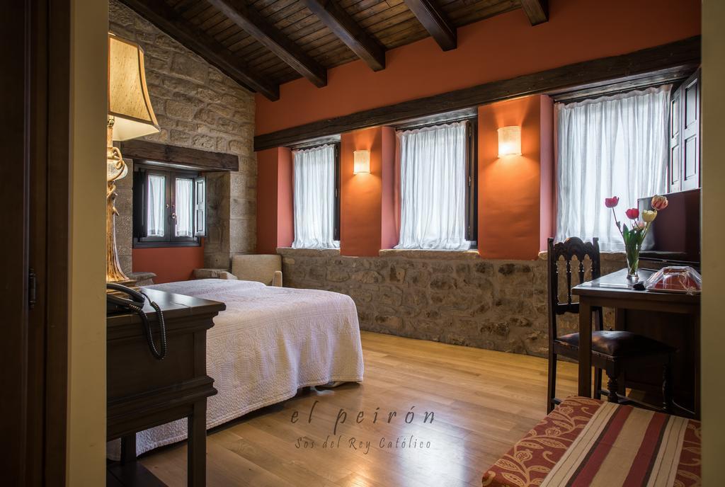 El Peiron Hotel Sos del Rey Católico Kültér fotó