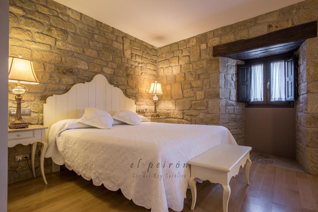 El Peiron Hotel Sos del Rey Católico Kültér fotó
