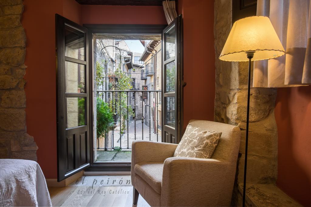 El Peiron Hotel Sos del Rey Católico Kültér fotó