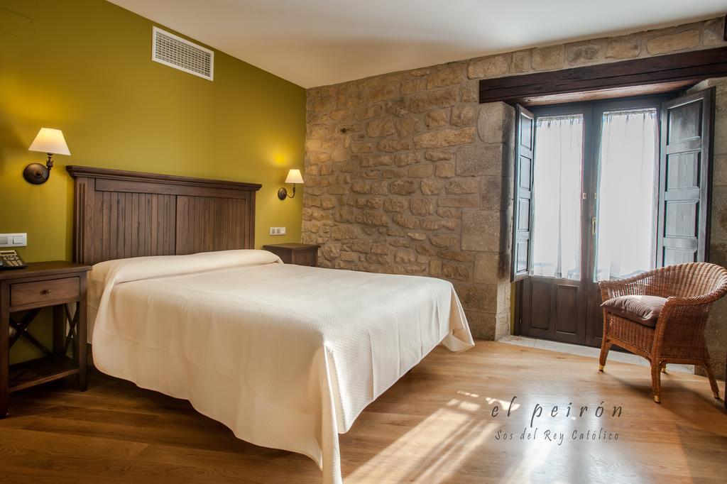 El Peiron Hotel Sos del Rey Católico Kültér fotó