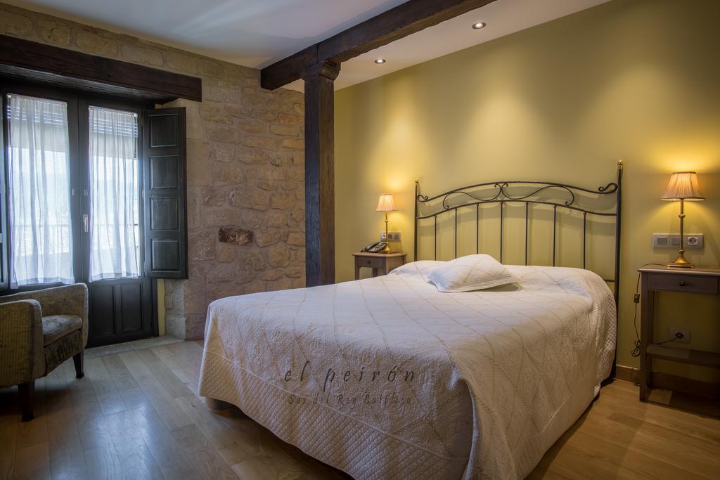 El Peiron Hotel Sos del Rey Católico Kültér fotó